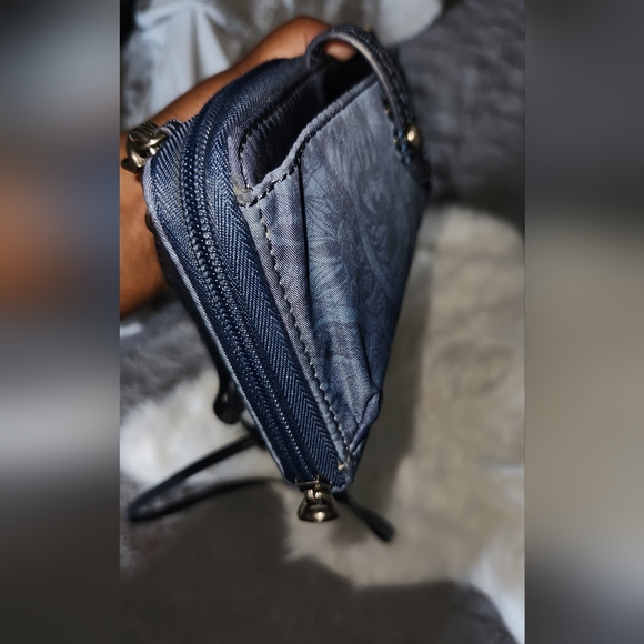 SAKROOTS CROSSBODY PURSE !! - Picture 5 of 14